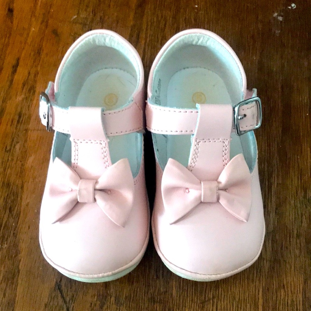 Super cute light pink dress shoes